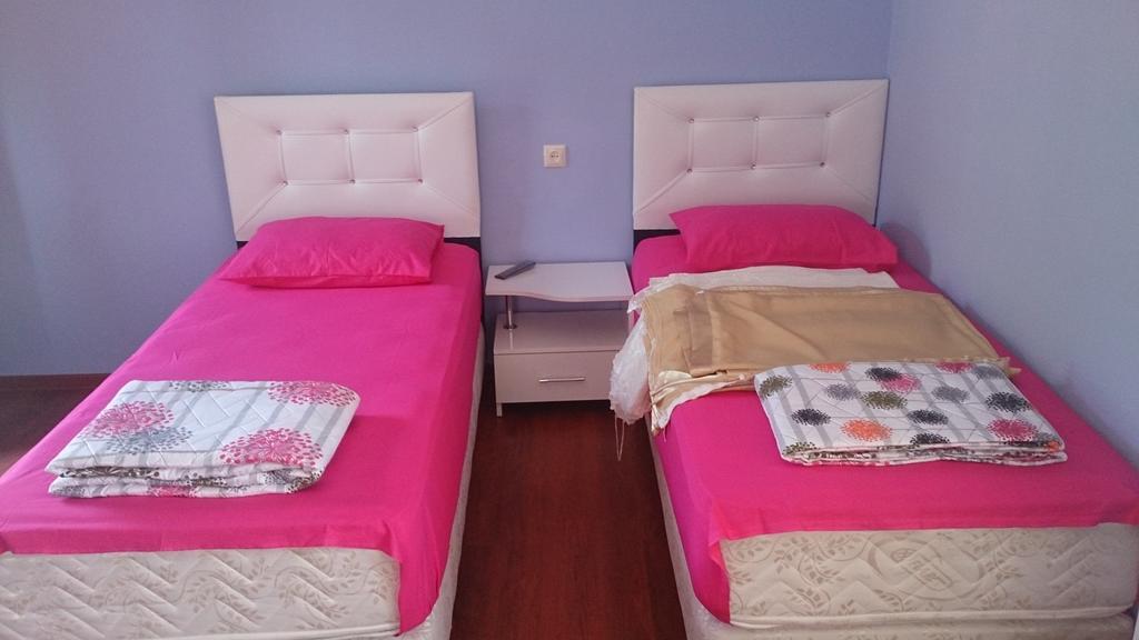 Twins Hotel Gonio Szoba fotó